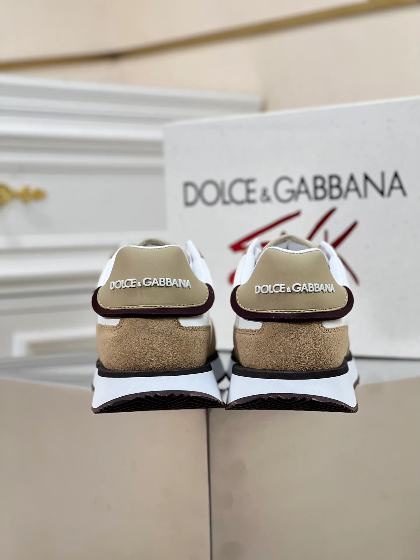Men's Men's Shoes💰440【New Style】🐝🐝DG••New••Dolce&G*_dgDolce&G*_dgDolce & G*_dg 2024 Early Spring New Men's Lace-up Leather Casual Sports Shoes Made of imported suede cowhide spliced ​​with waterproof fabric, mixed and matched color design, a fashionable and energetic sports shoe that easily meets the needs of modern dressing and highlights the contemporary lifestyle style. The foot is fully lined with cowhide for greater comfort. The tongue and heel are decorated with logos. It is equipped with a rubber outsole. The heel and toe are wrapped to further protect our feet. It is a model worth buying! Size: 39-44 (customized at 38.45)